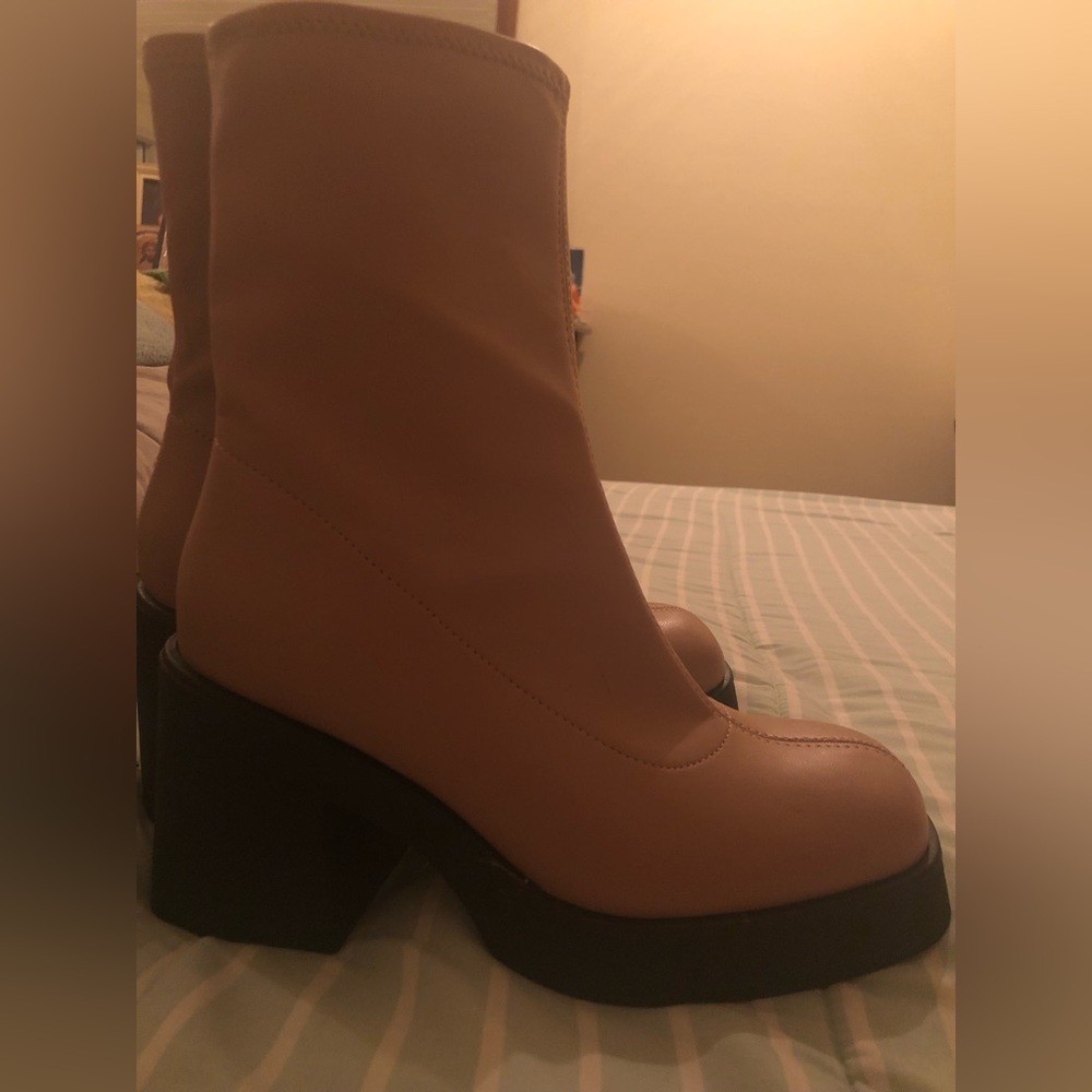 Beige boots size 6.5